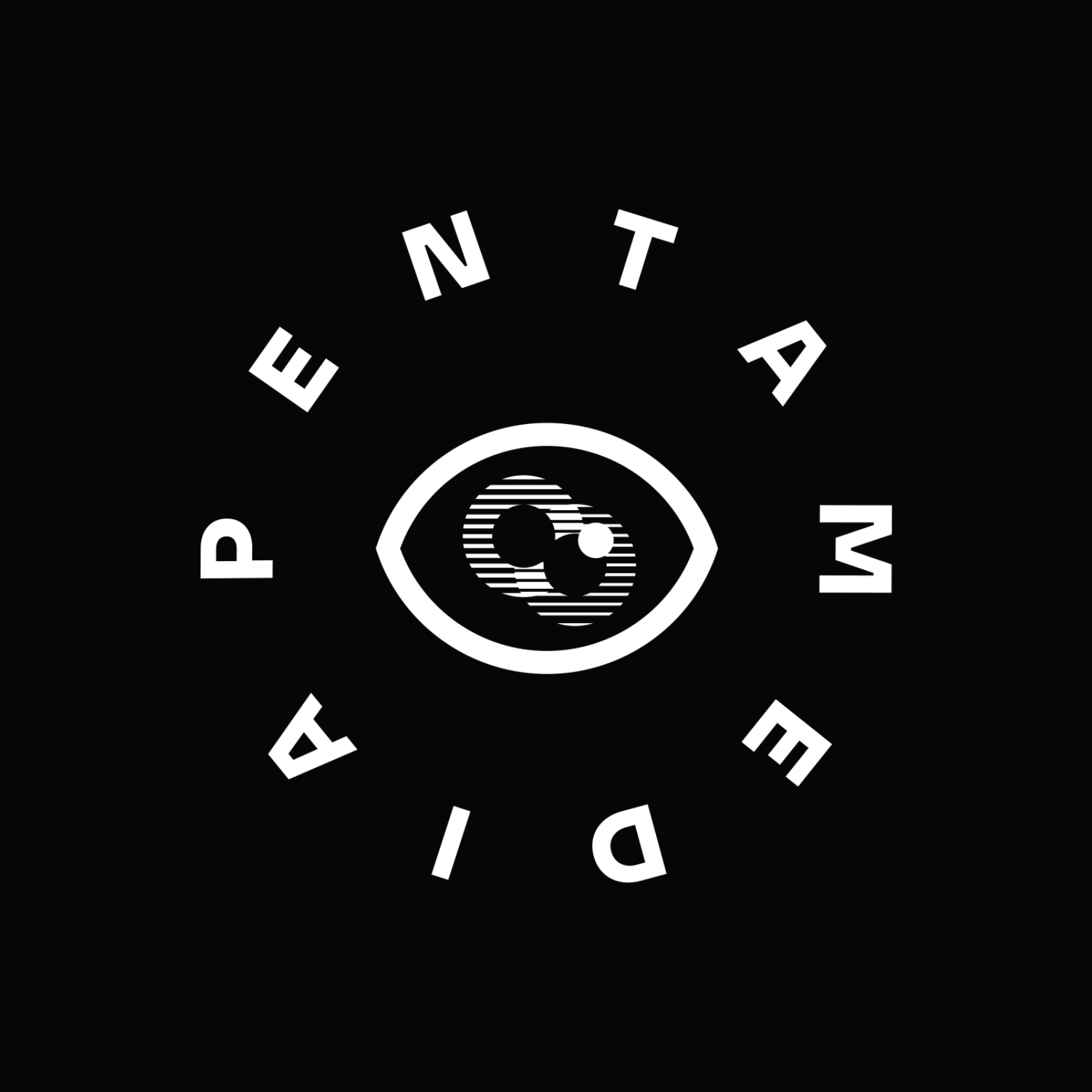 Portrait de notre partenaire Pentamedia, spécialiste en post-production de films. Pentamedia apporte une expertise approfondie et une perspective unique à notre collectif grâce à ses années d'expérience en réalisation de films publicitaires.